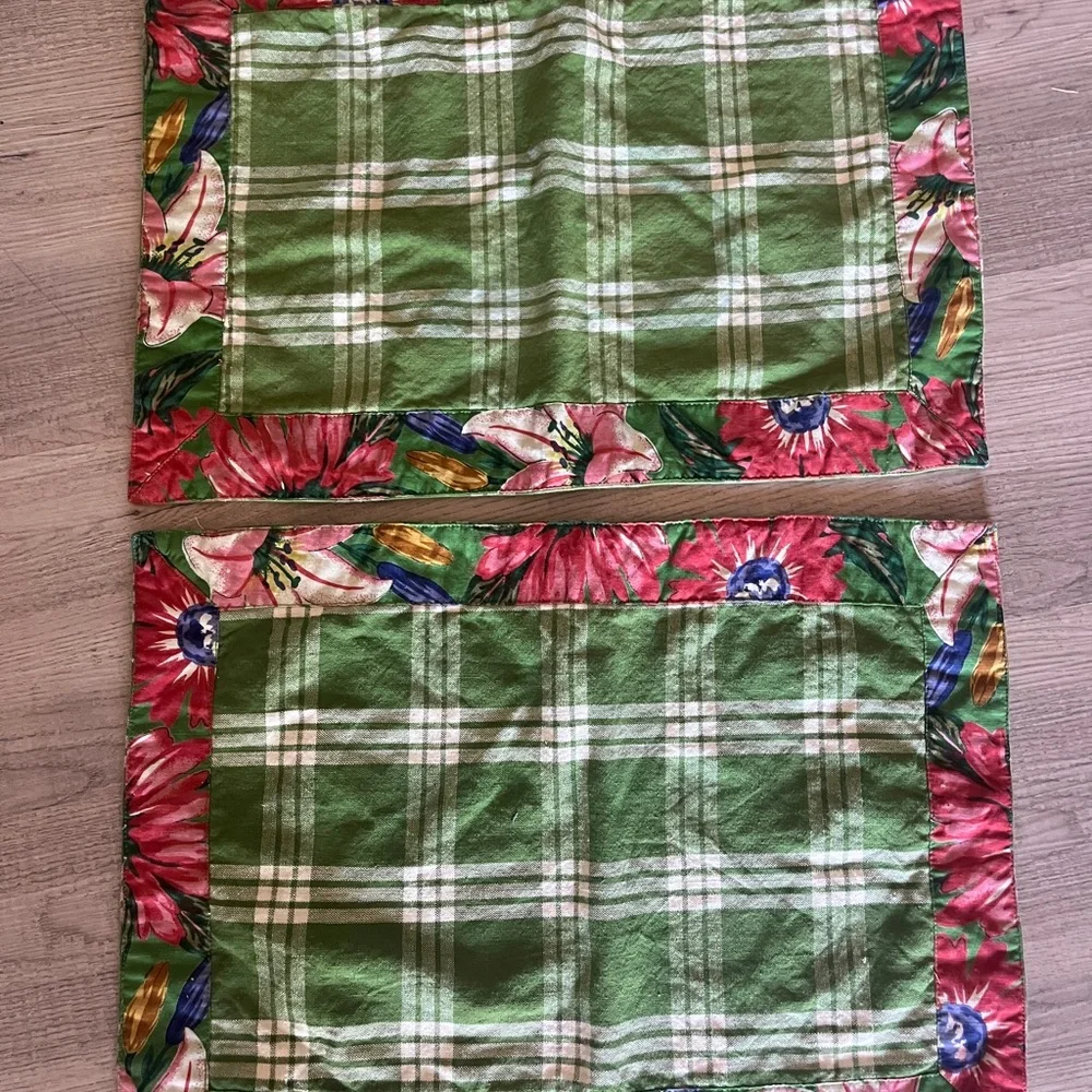 Williams Sonoma 2 floral and plaid red green placements